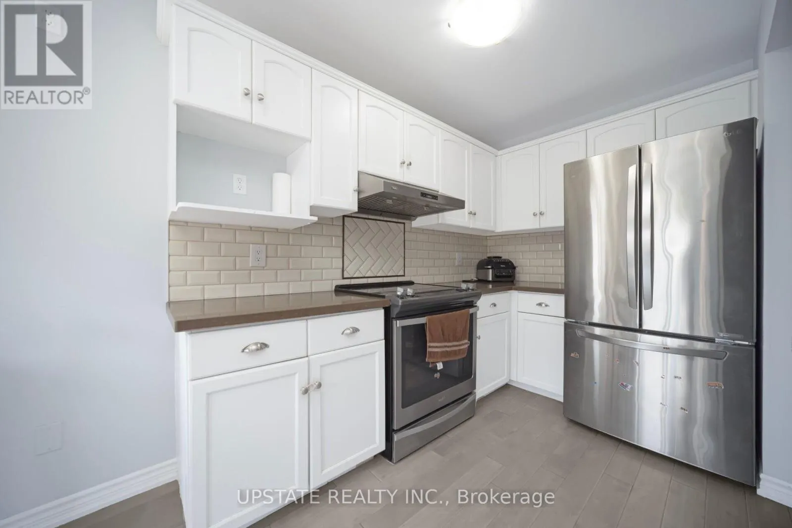 16 SETTLERS ROAD