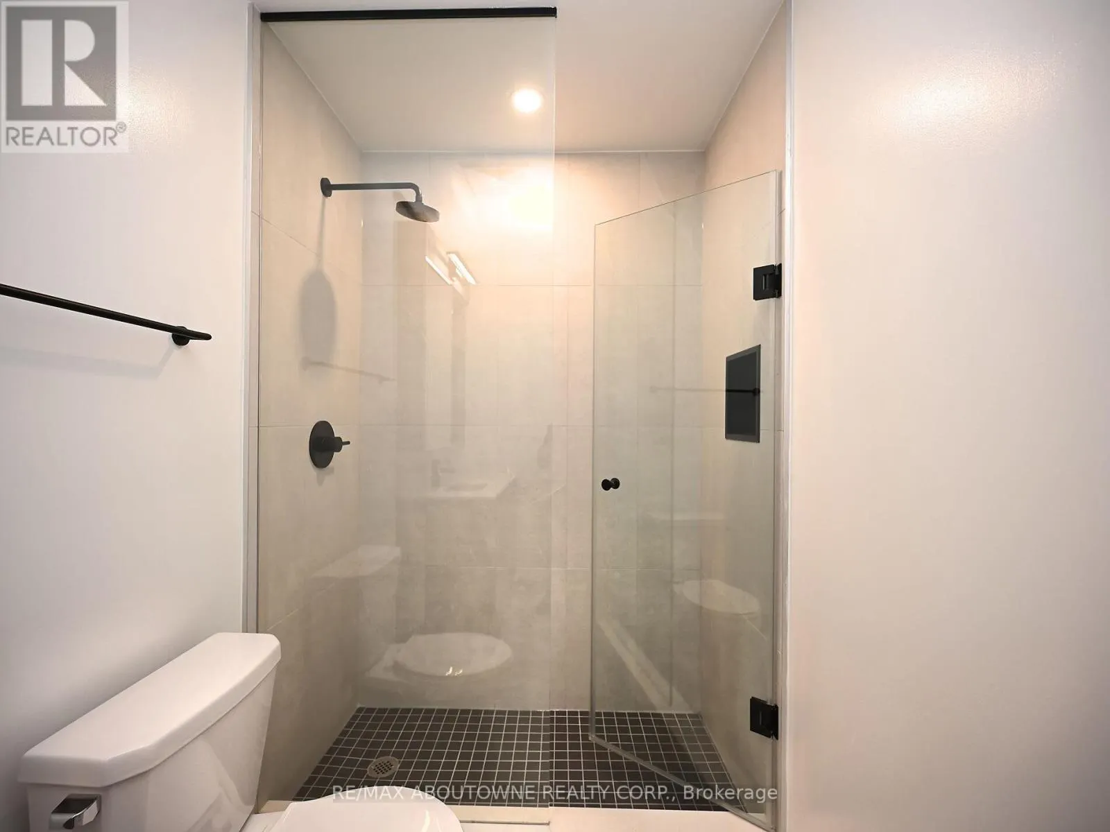 704 - 1495 EGLINTON AVENUE W