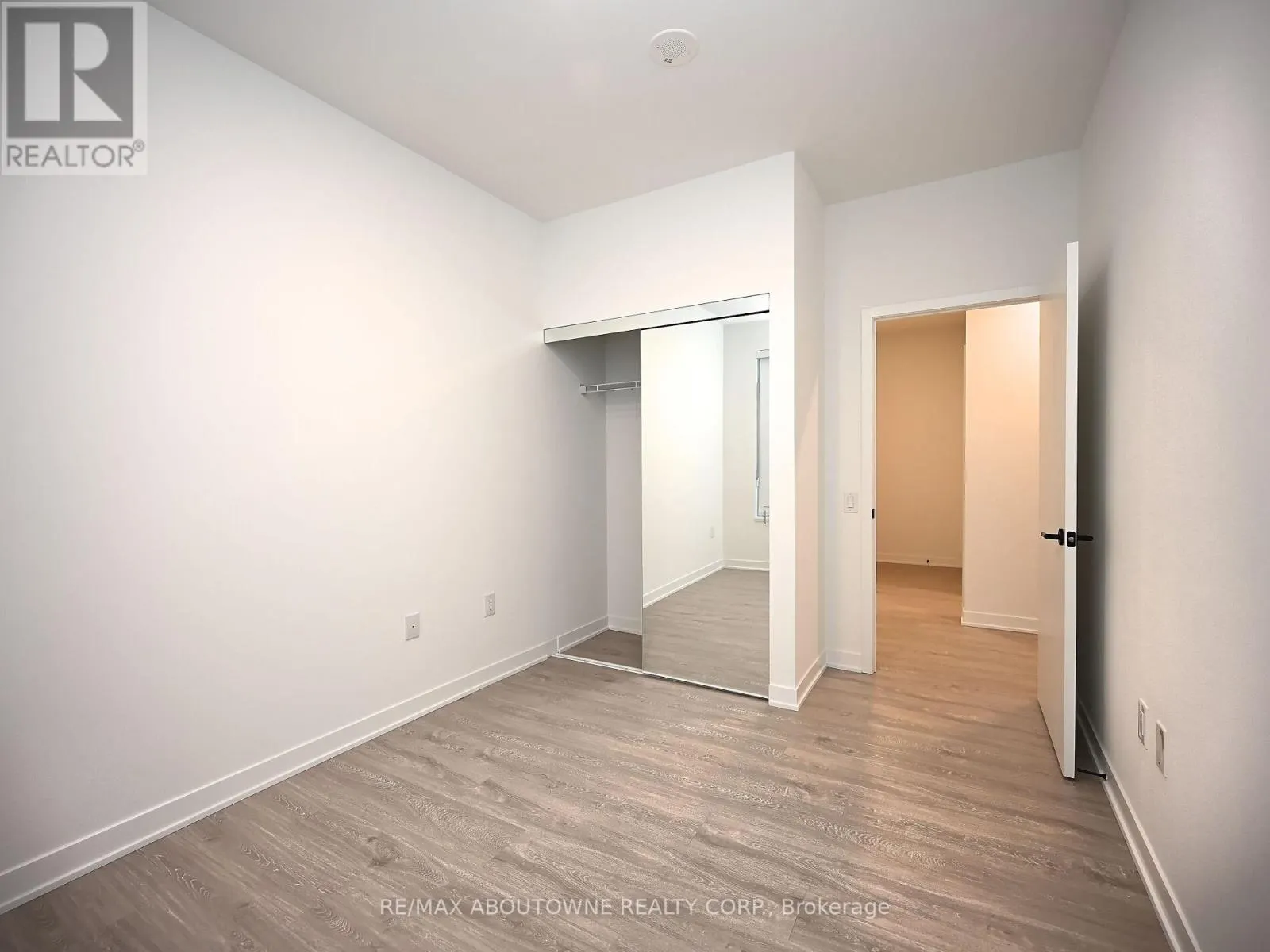 704 - 1495 EGLINTON AVENUE W