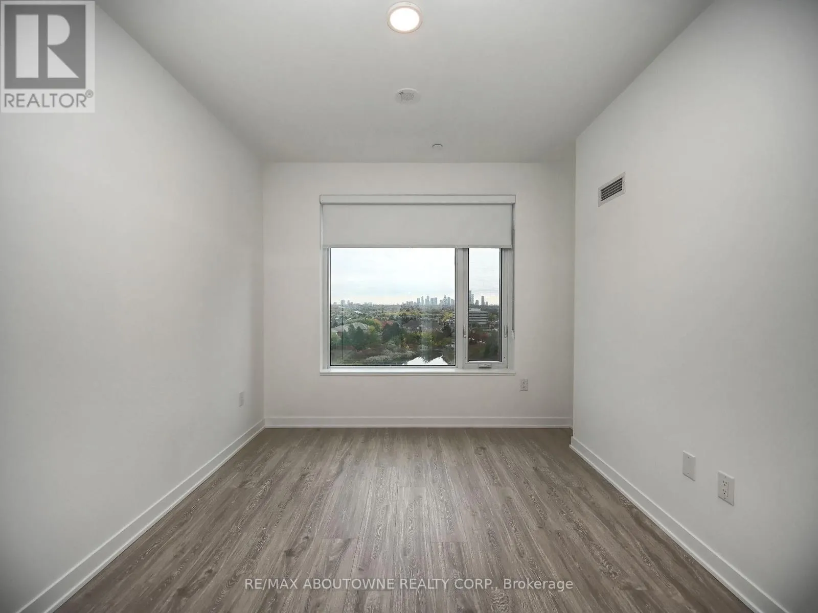704 - 1495 EGLINTON AVENUE W
