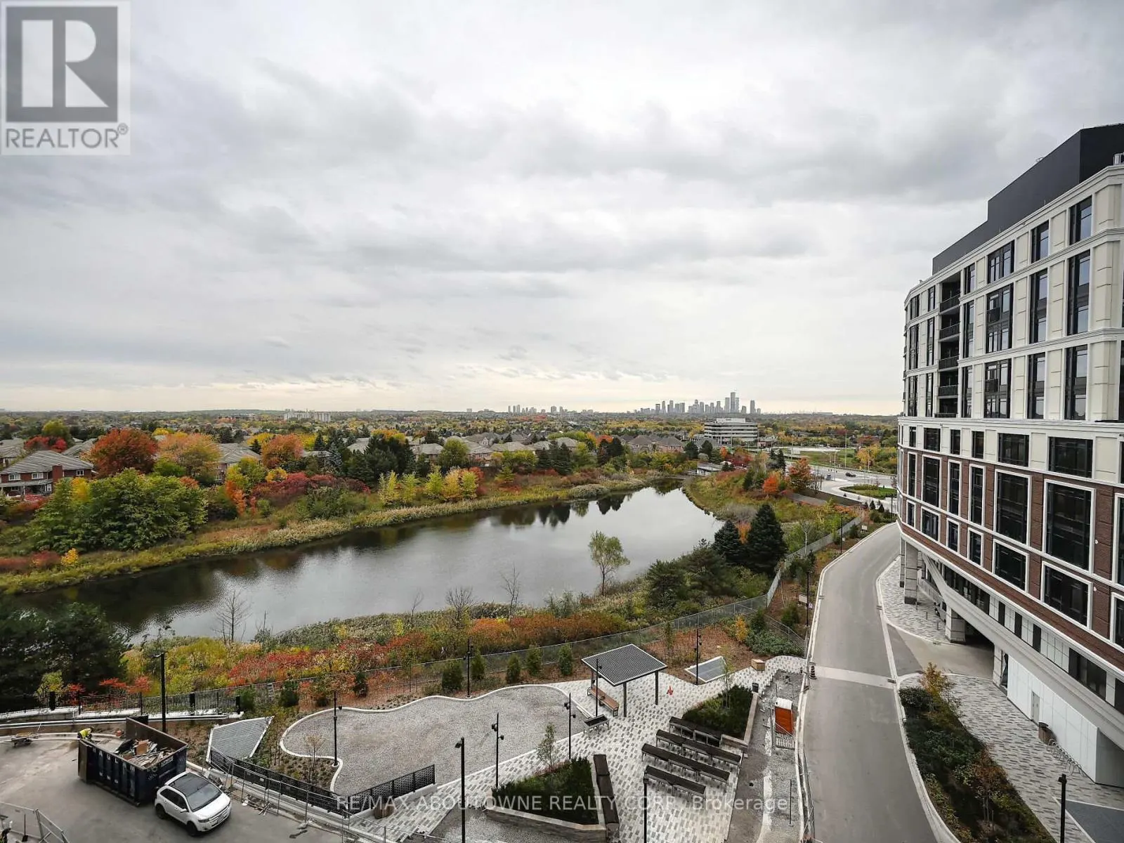 704 - 1495 EGLINTON AVENUE W