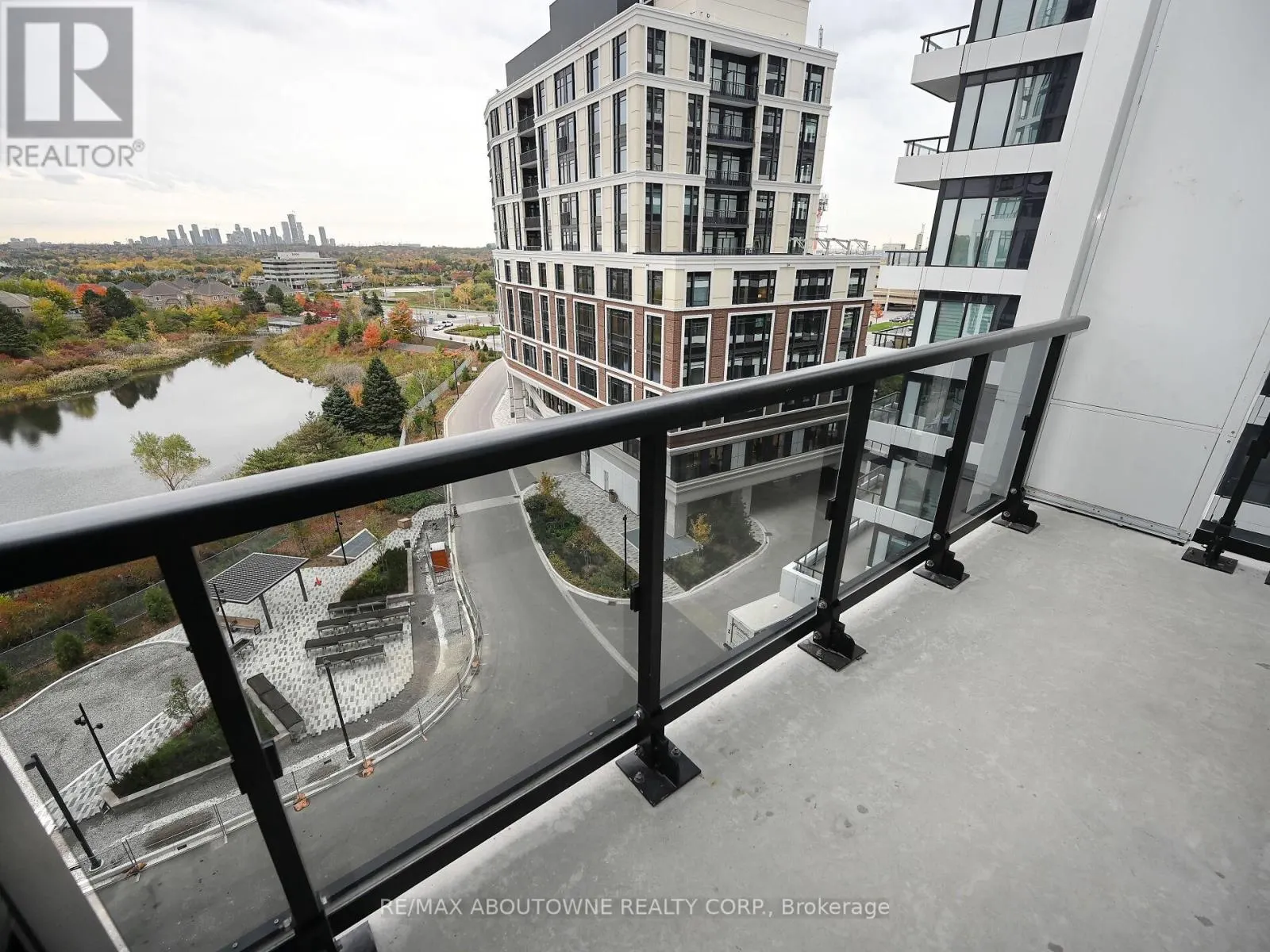 704 - 1495 EGLINTON AVENUE W