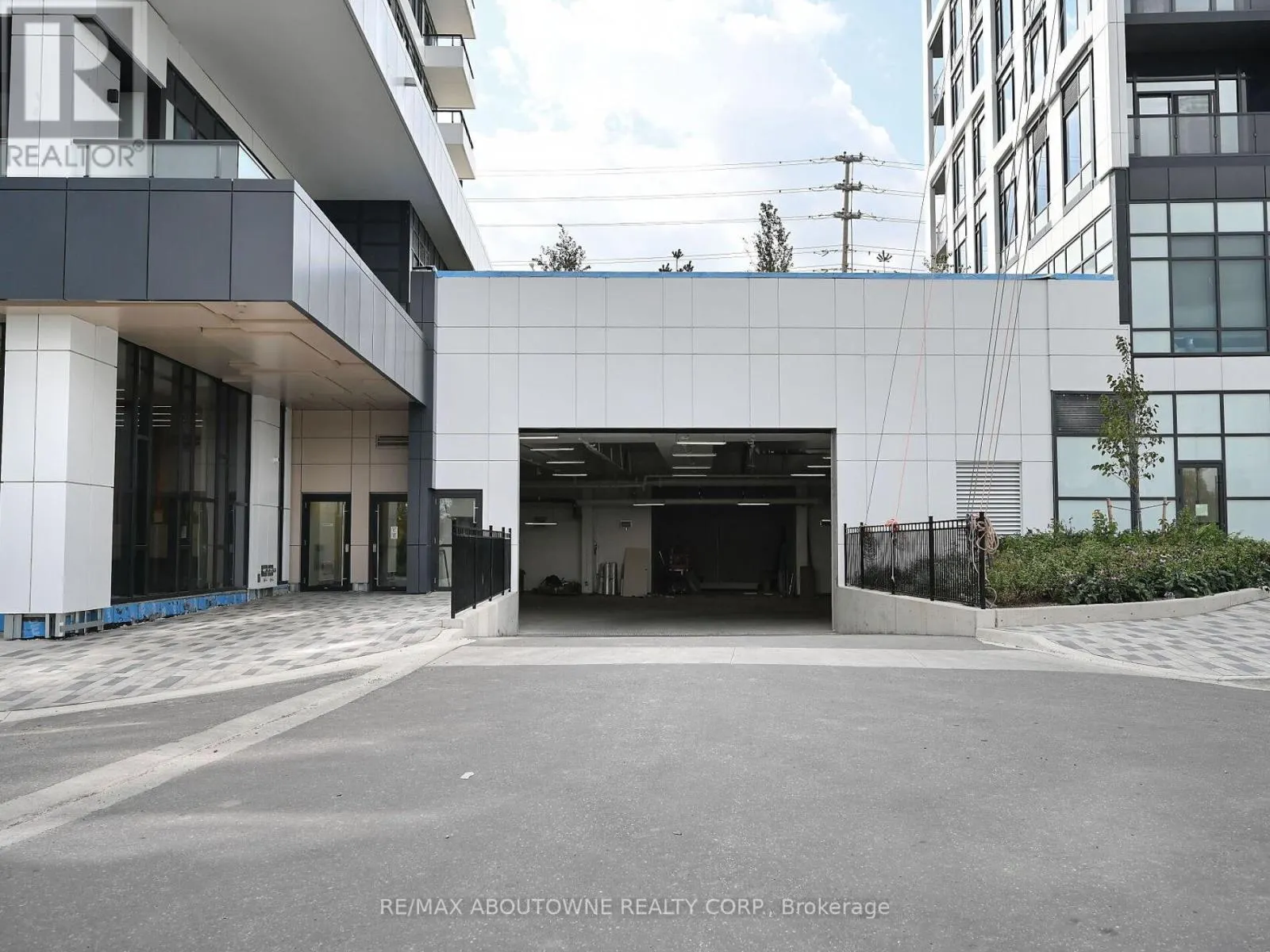 704 - 1495 EGLINTON AVENUE W