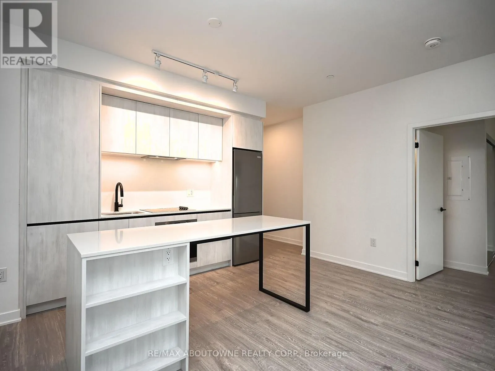 704 - 1495 EGLINTON AVENUE W