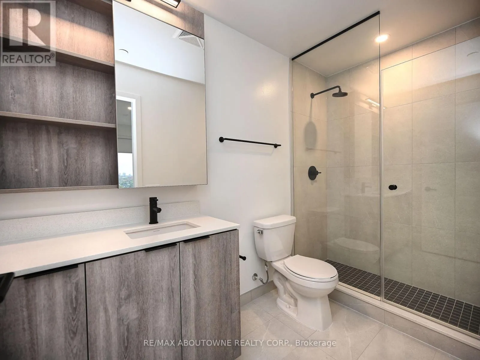 704 - 1495 EGLINTON AVENUE W