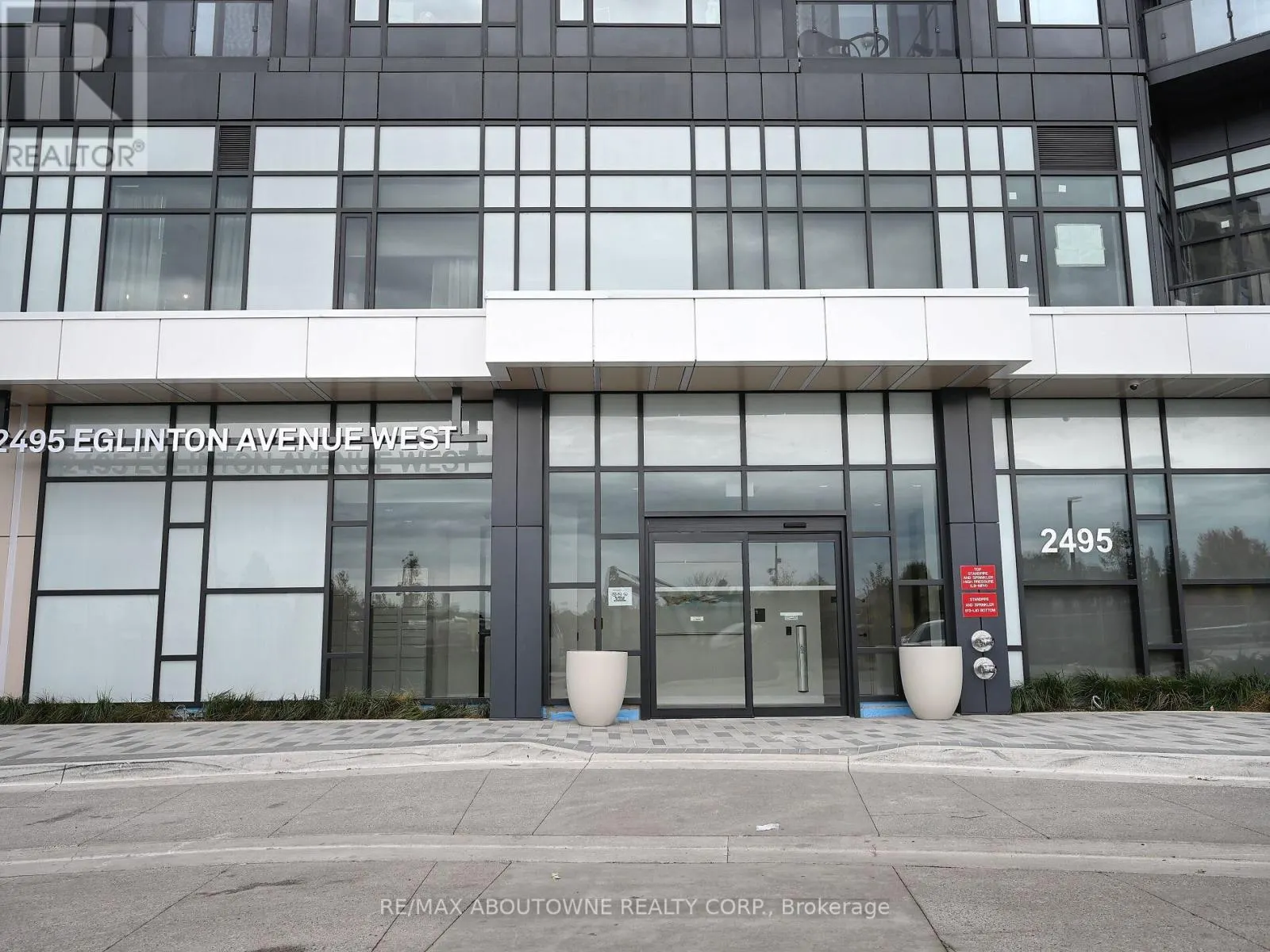 704 - 1495 EGLINTON AVENUE W