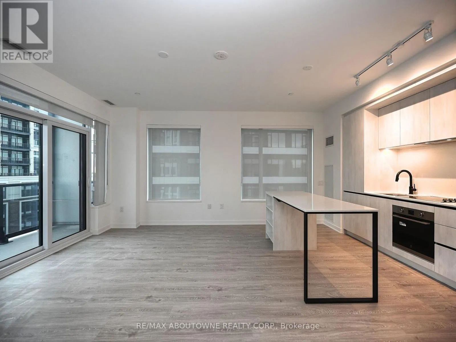 704 - 1495 EGLINTON AVENUE W