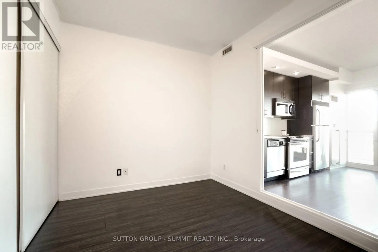 2822 - 165 LEGION ROAD N