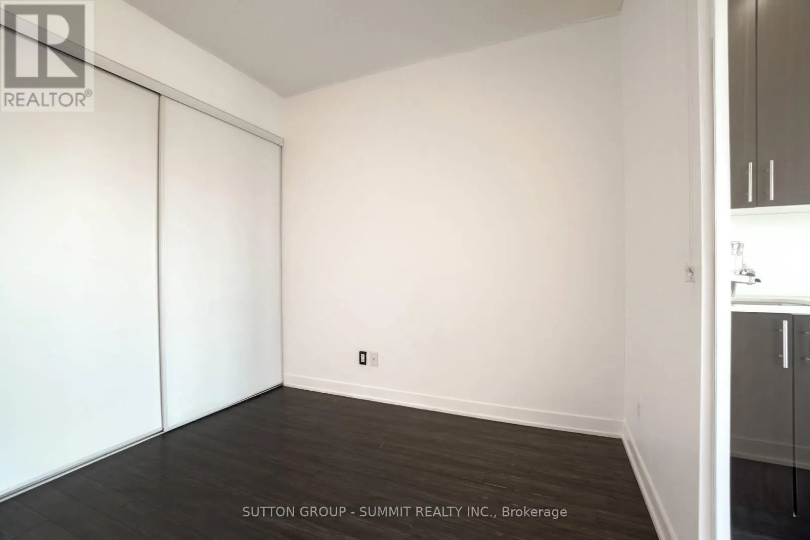 2822 - 165 LEGION ROAD N