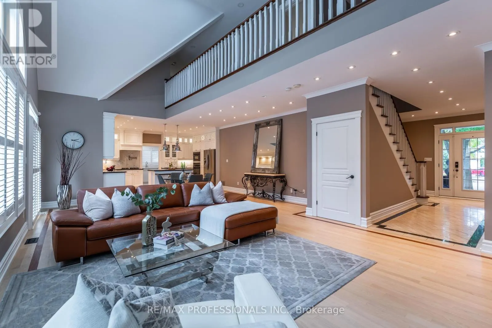 354 COUNTRY CLUB CRESCENT