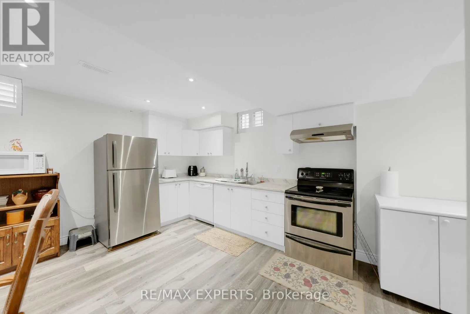 10 FALKLAND ROAD