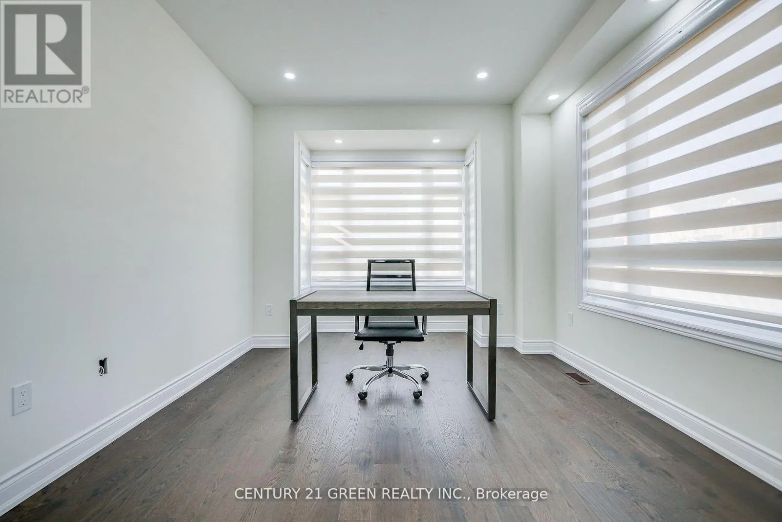 UPPER LEVEL - 36 BRENTWICK DRIVE