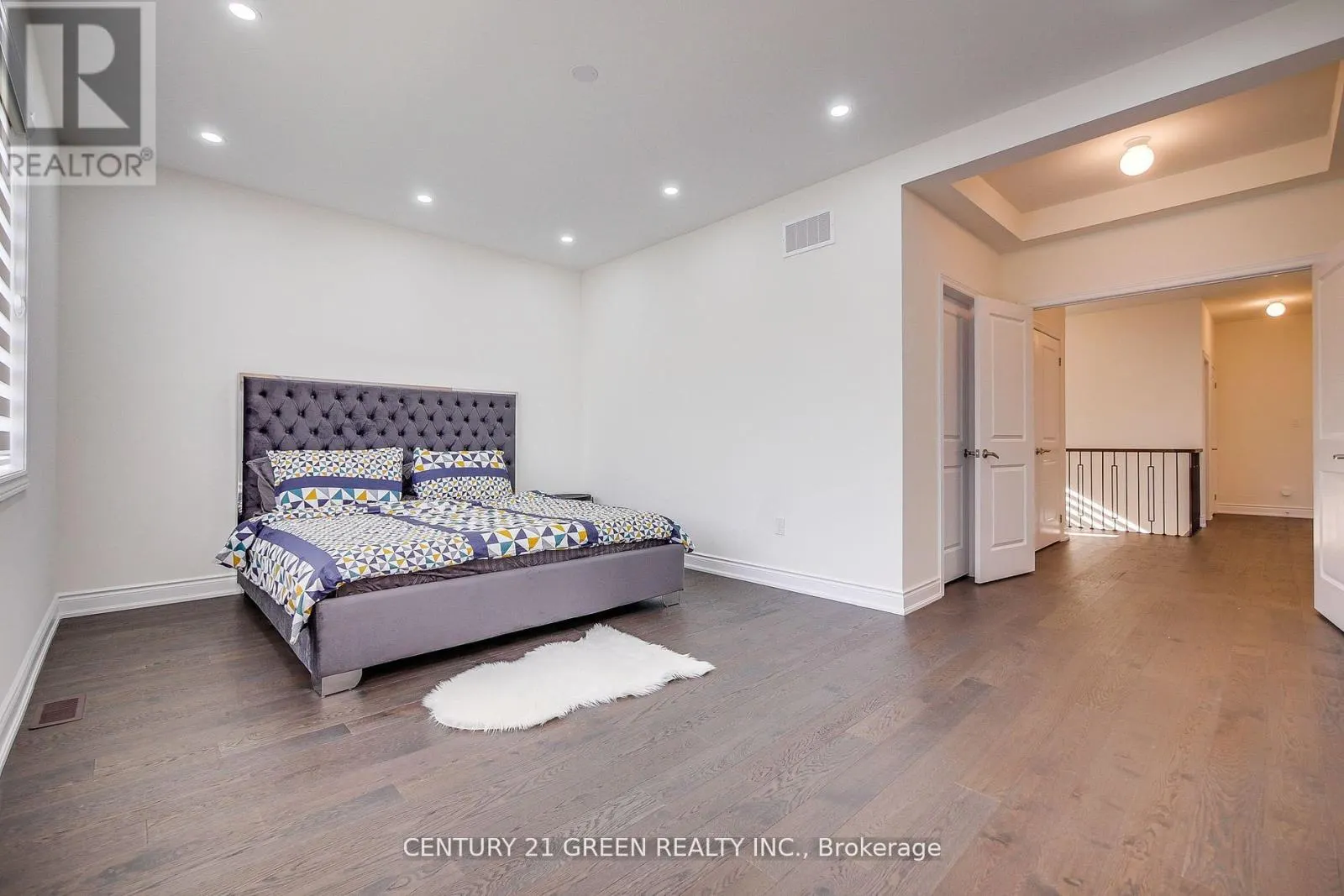UPPER LEVEL - 36 BRENTWICK DRIVE