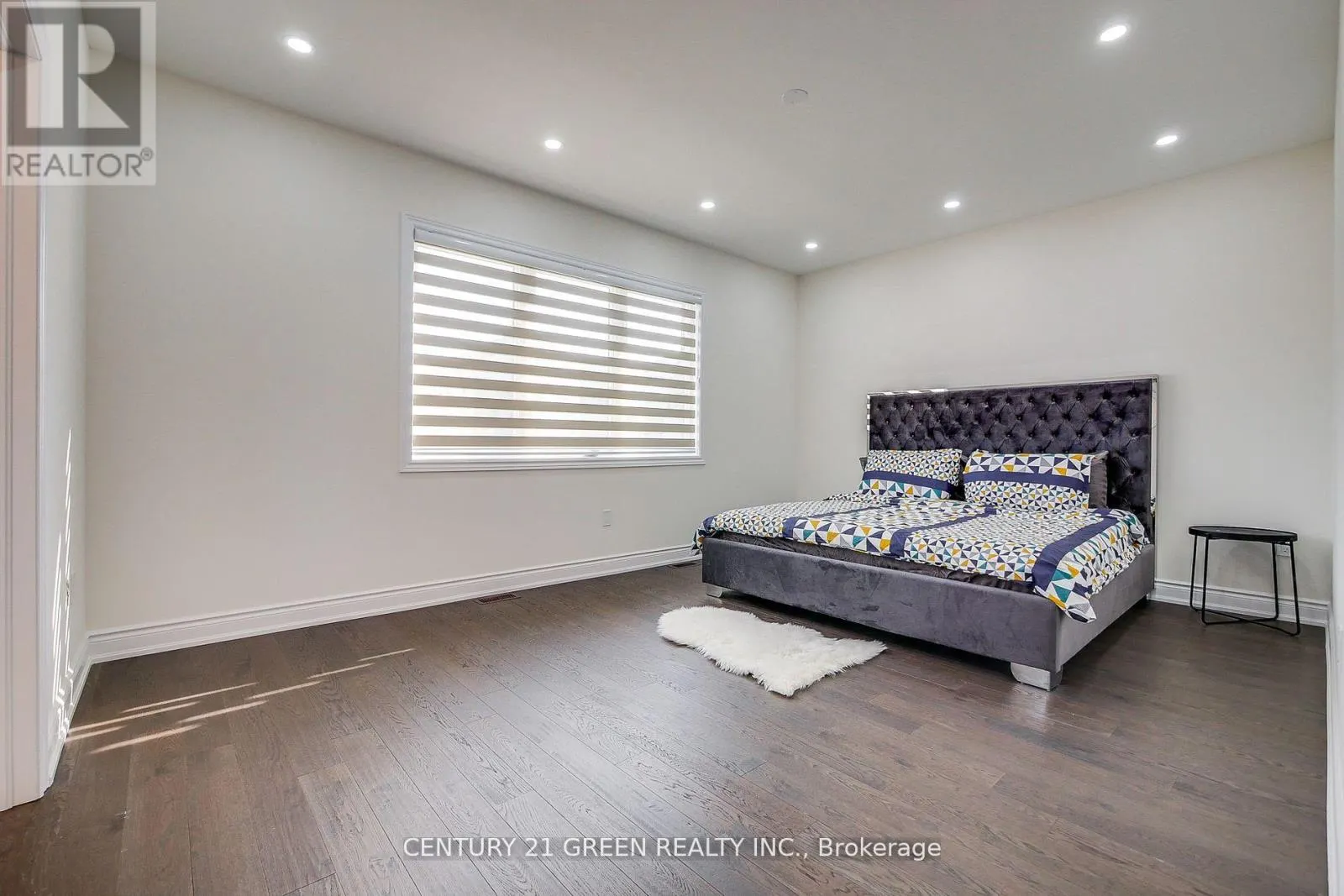 UPPER LEVEL - 36 BRENTWICK DRIVE