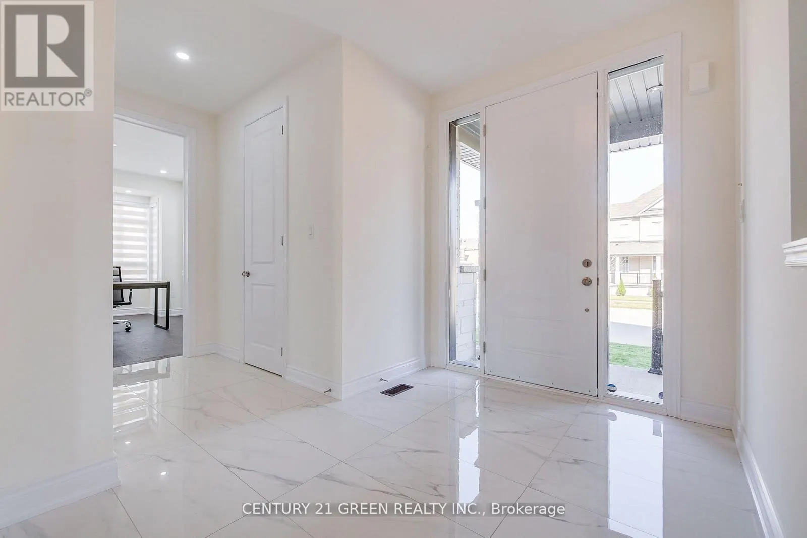 UPPER LEVEL - 36 BRENTWICK DRIVE