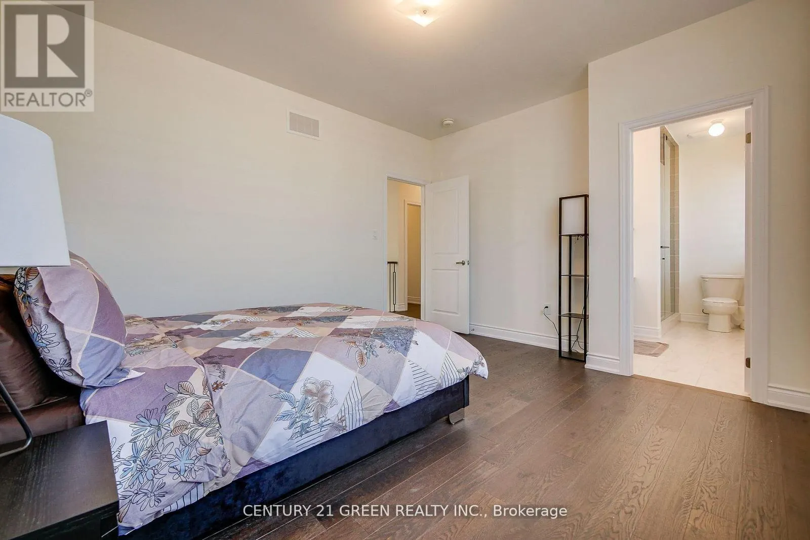 UPPER LEVEL - 36 BRENTWICK DRIVE