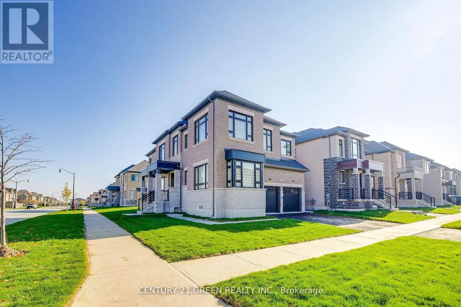 UPPER LEVEL - 36 BRENTWICK DRIVE