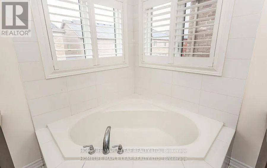 11 CLOVERHAVEN ROAD