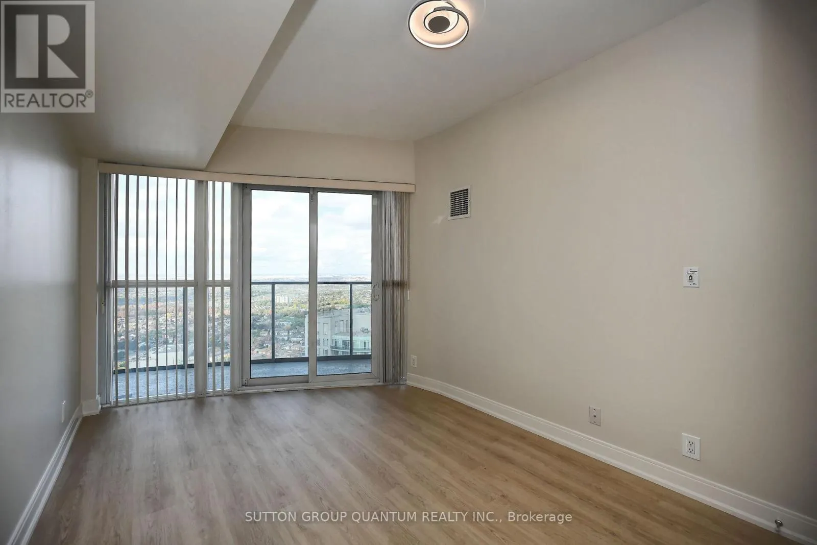 4207 - 60 ABSOLUTE AVENUE