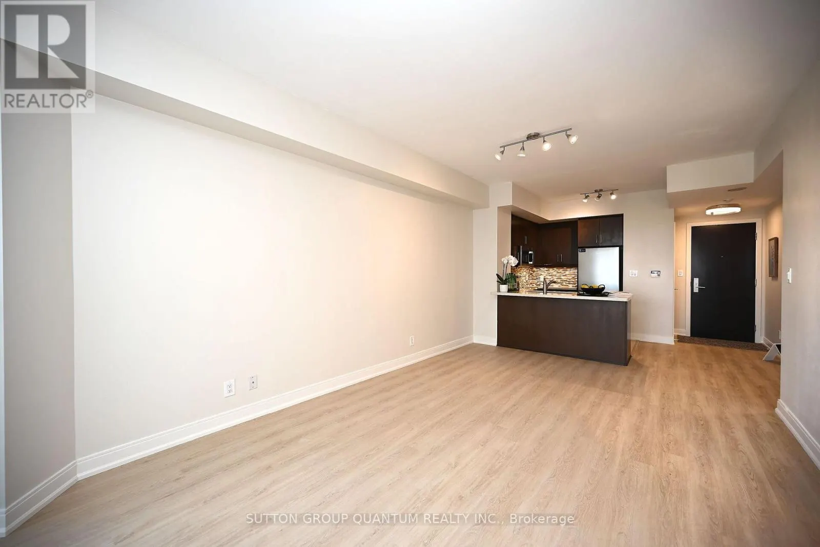 4207 - 60 ABSOLUTE AVENUE