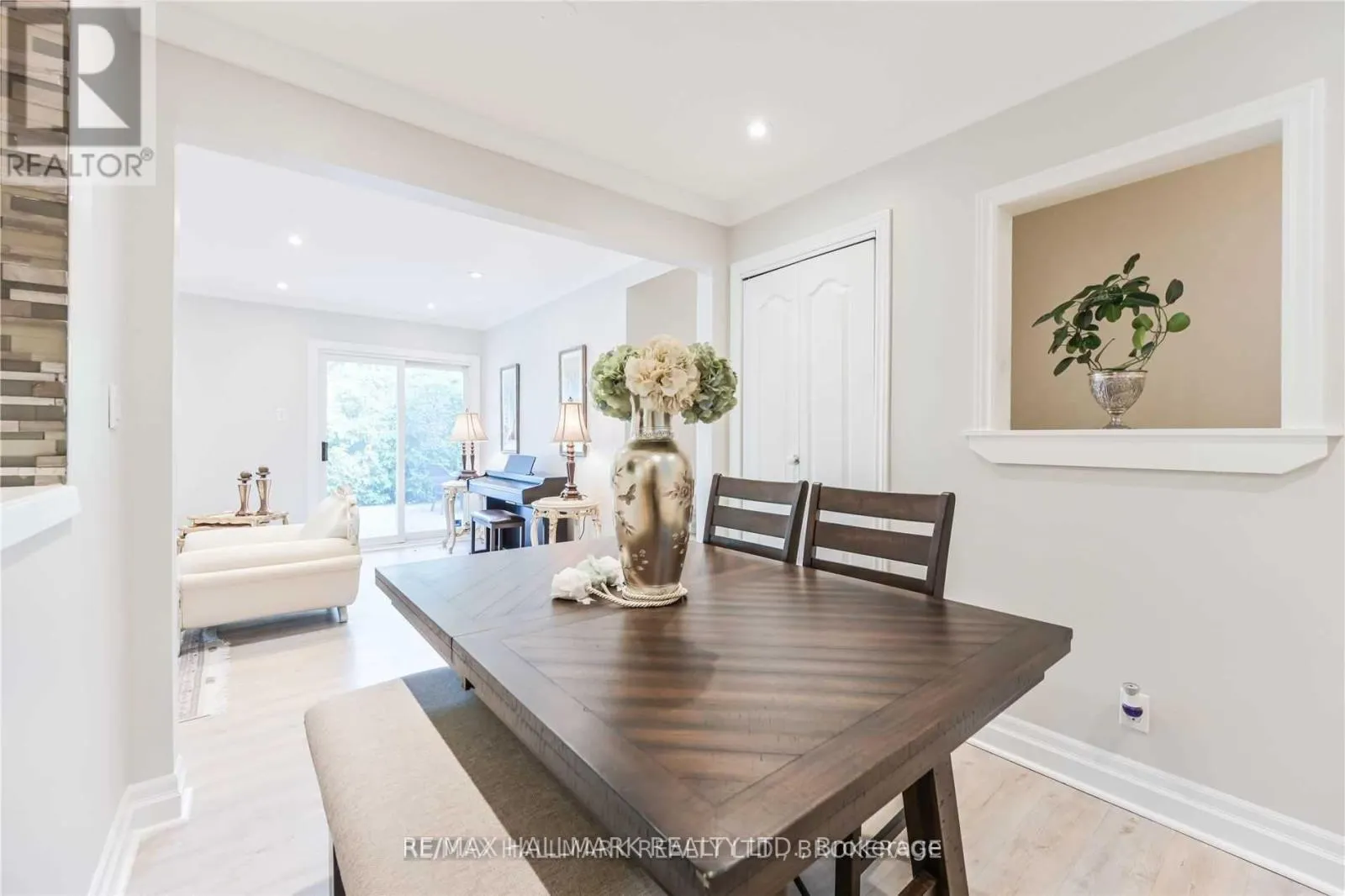 687 ARTREVA CRESCENT
