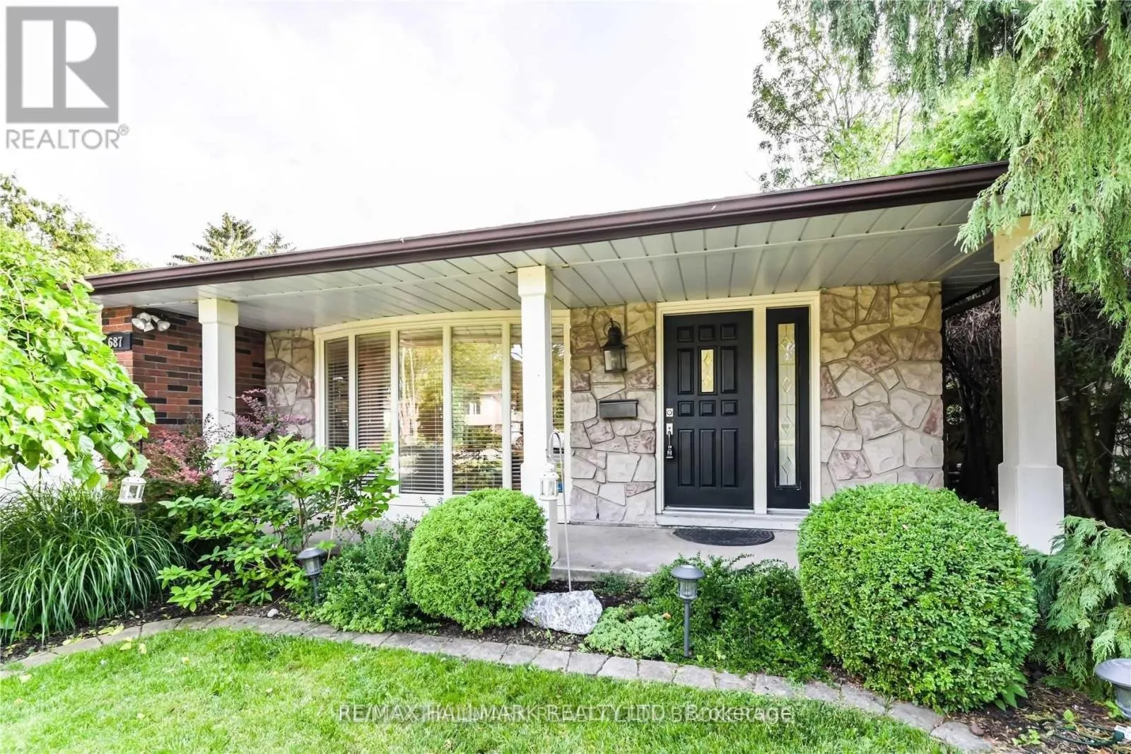 687 ARTREVA CRESCENT