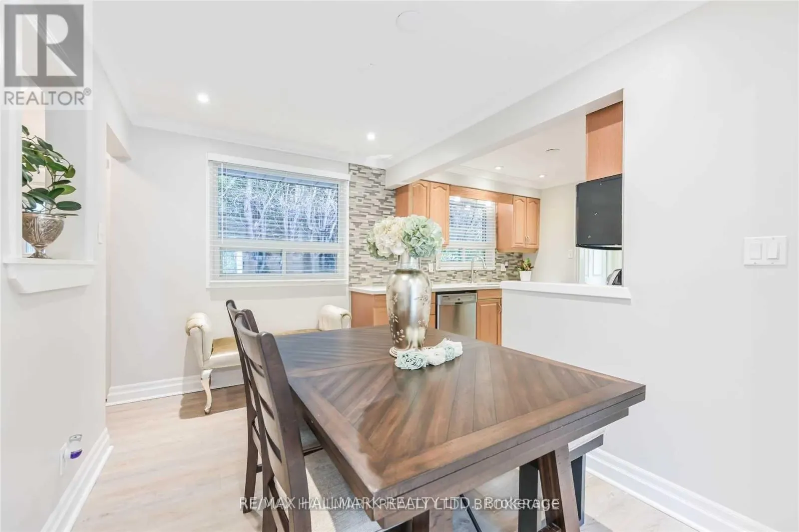 687 ARTREVA CRESCENT