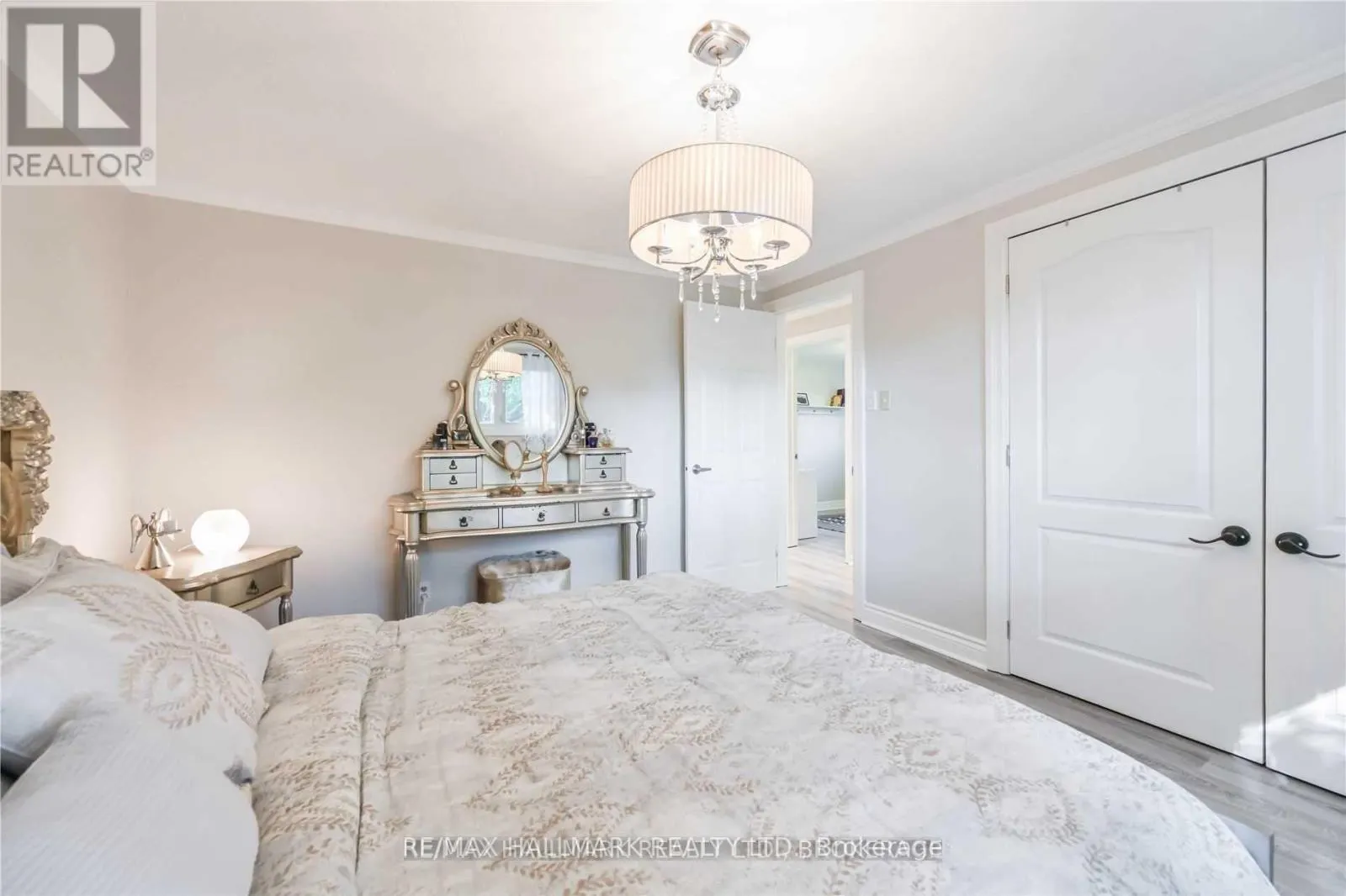 687 ARTREVA CRESCENT