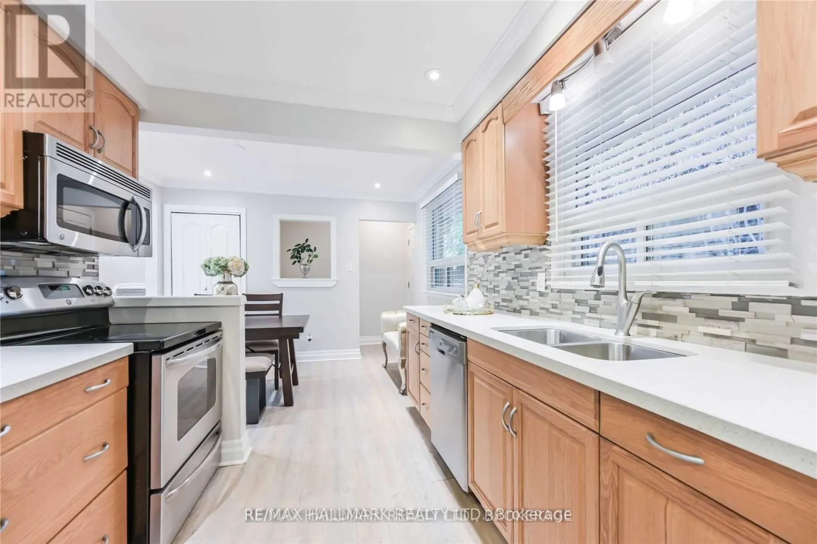 687 ARTREVA CRESCENT