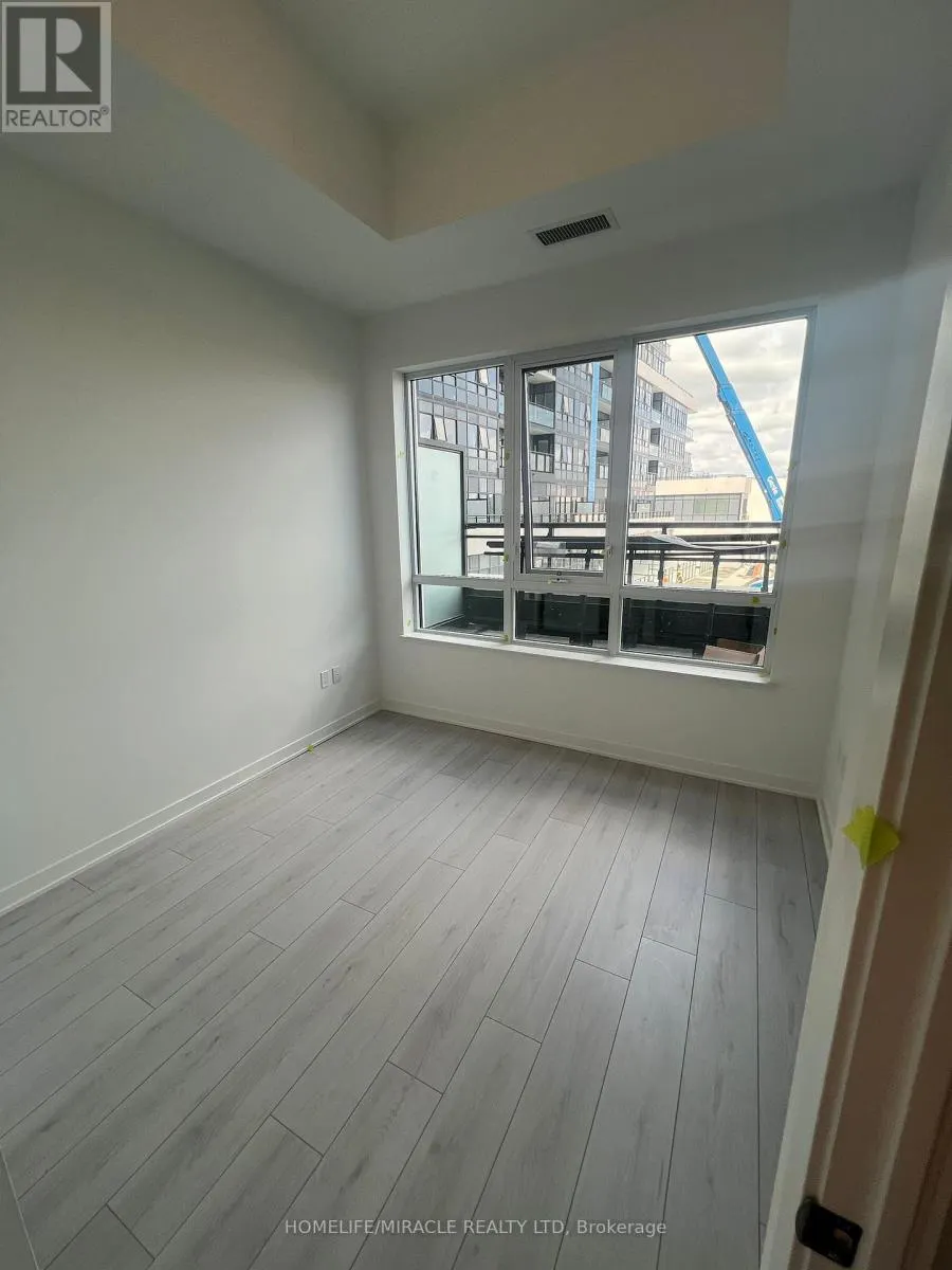 203 - 395 DUNDAS STREET