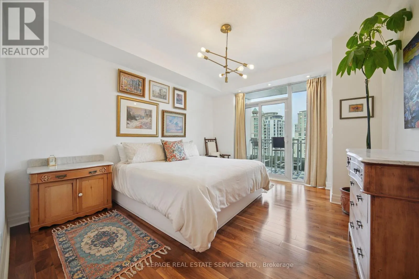 1102 - 58 MARINE PARADE DRIVE