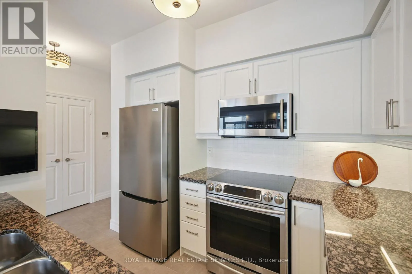 1102 - 58 MARINE PARADE DRIVE