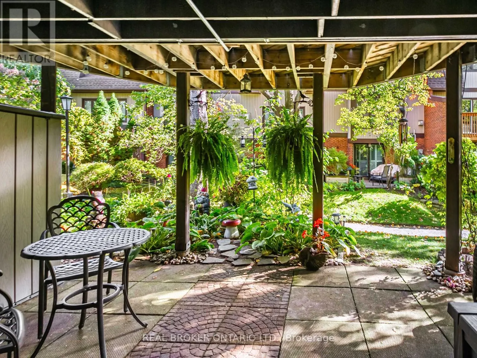 27 - 1060 WALDEN CIRCLE