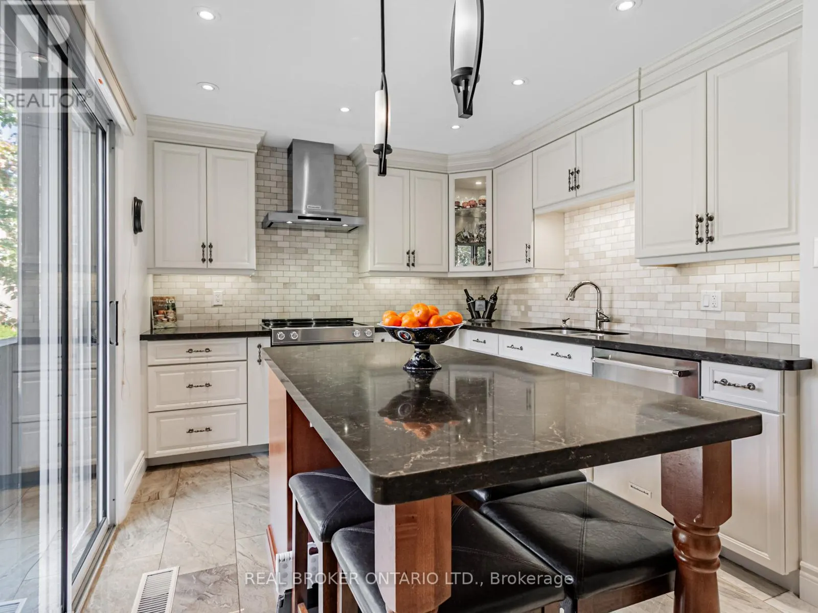27 - 1060 WALDEN CIRCLE