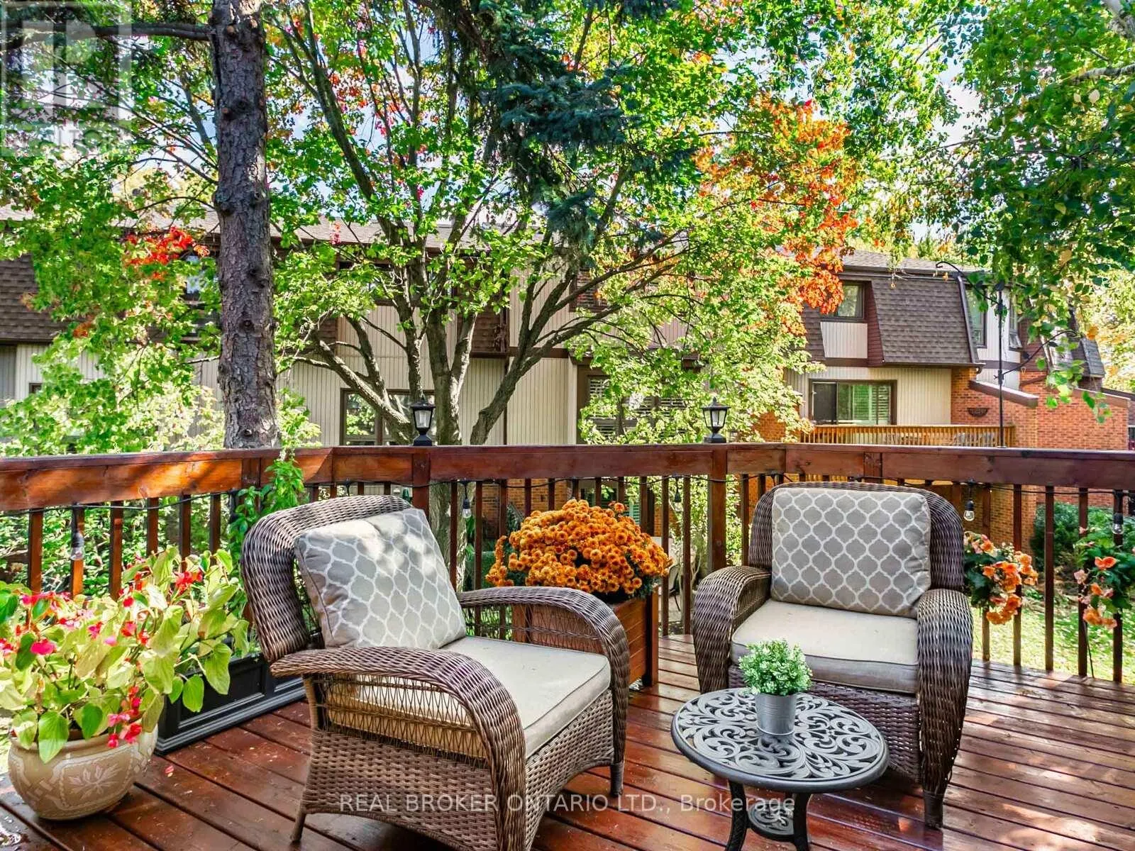 27 - 1060 WALDEN CIRCLE