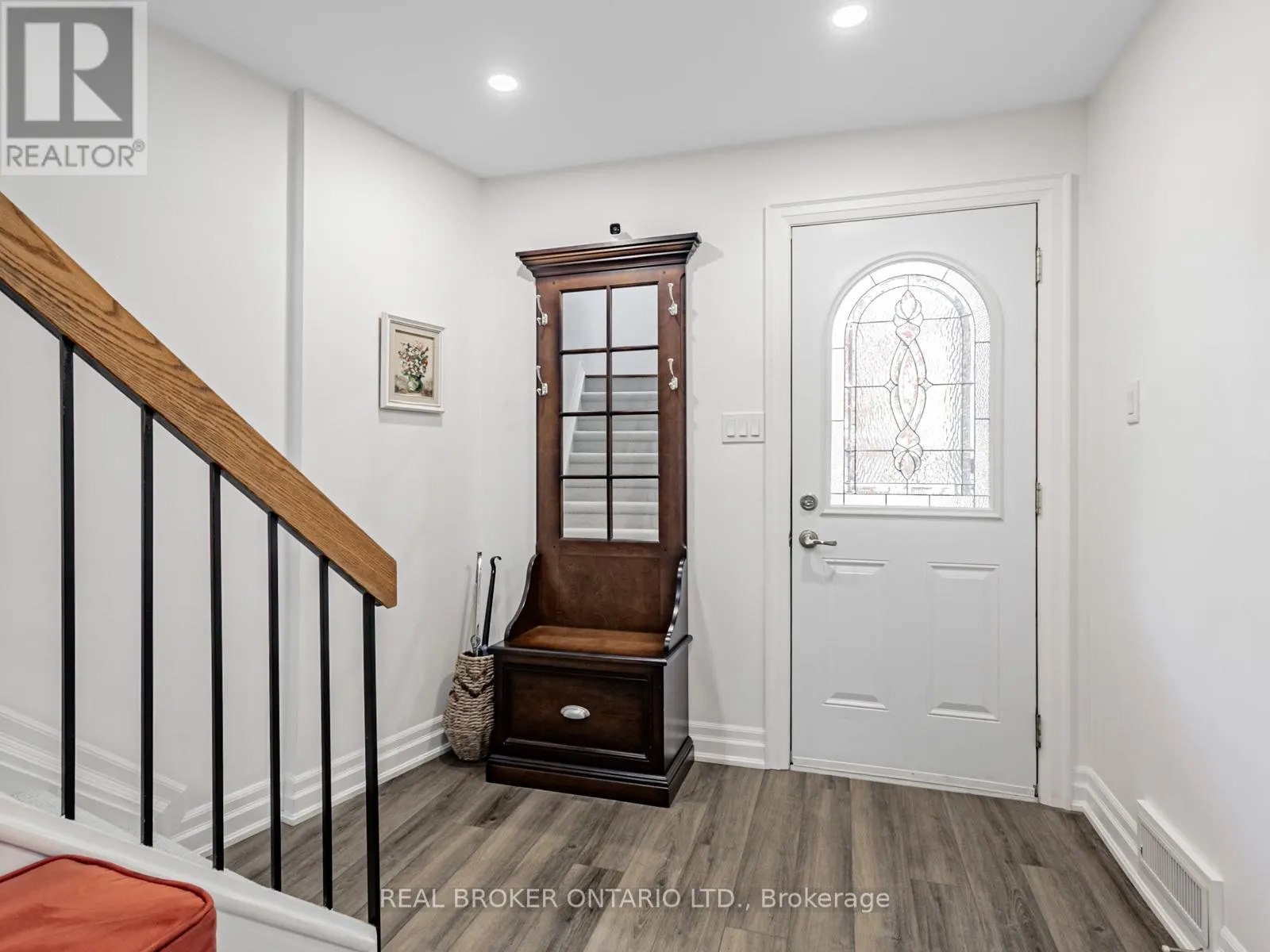 27 - 1060 WALDEN CIRCLE