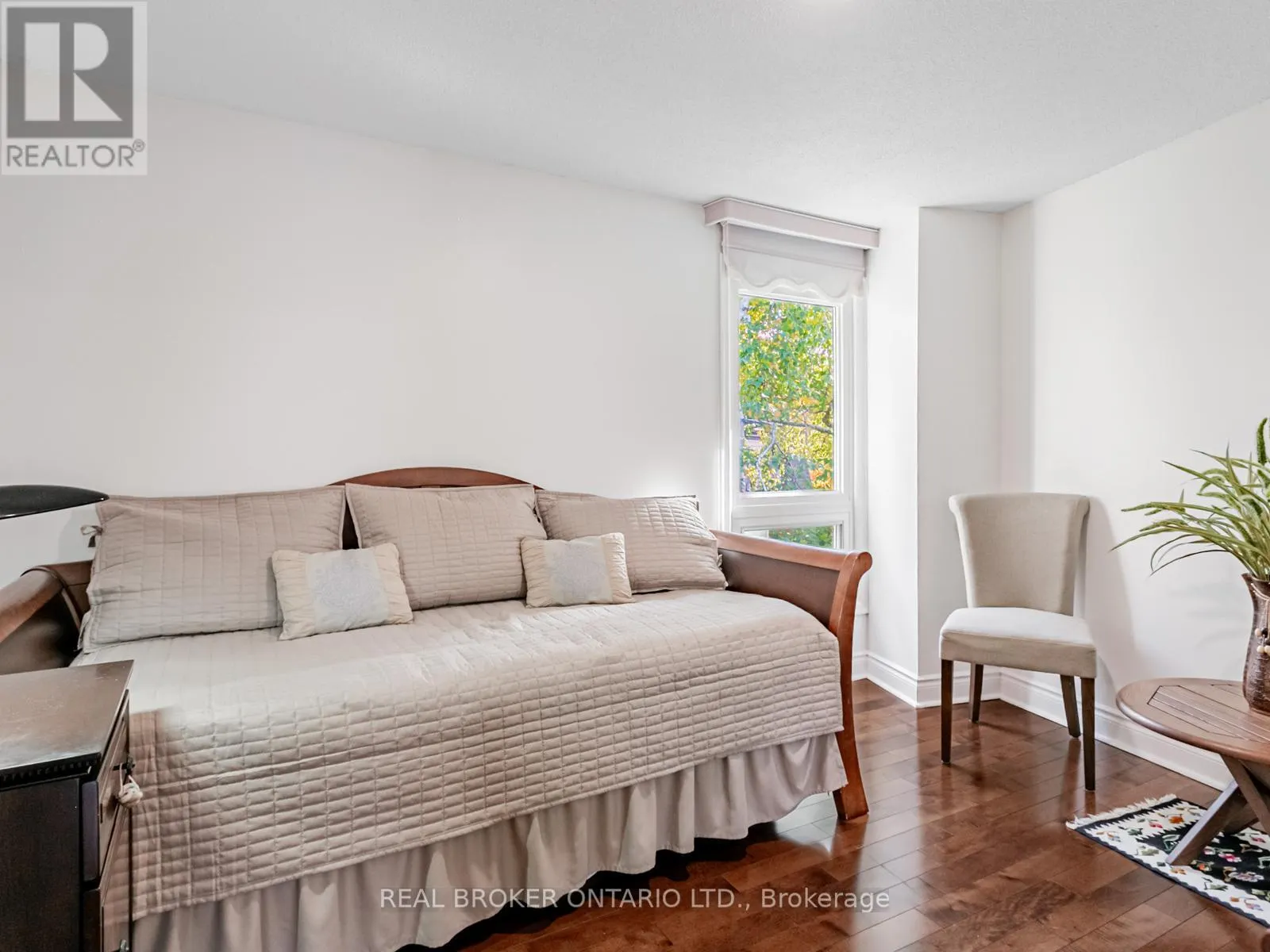 27 - 1060 WALDEN CIRCLE