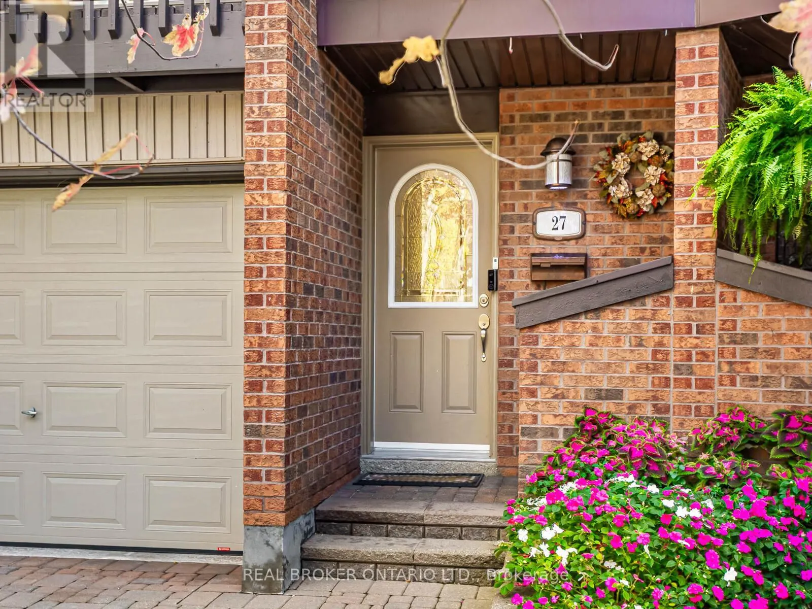 27 - 1060 WALDEN CIRCLE