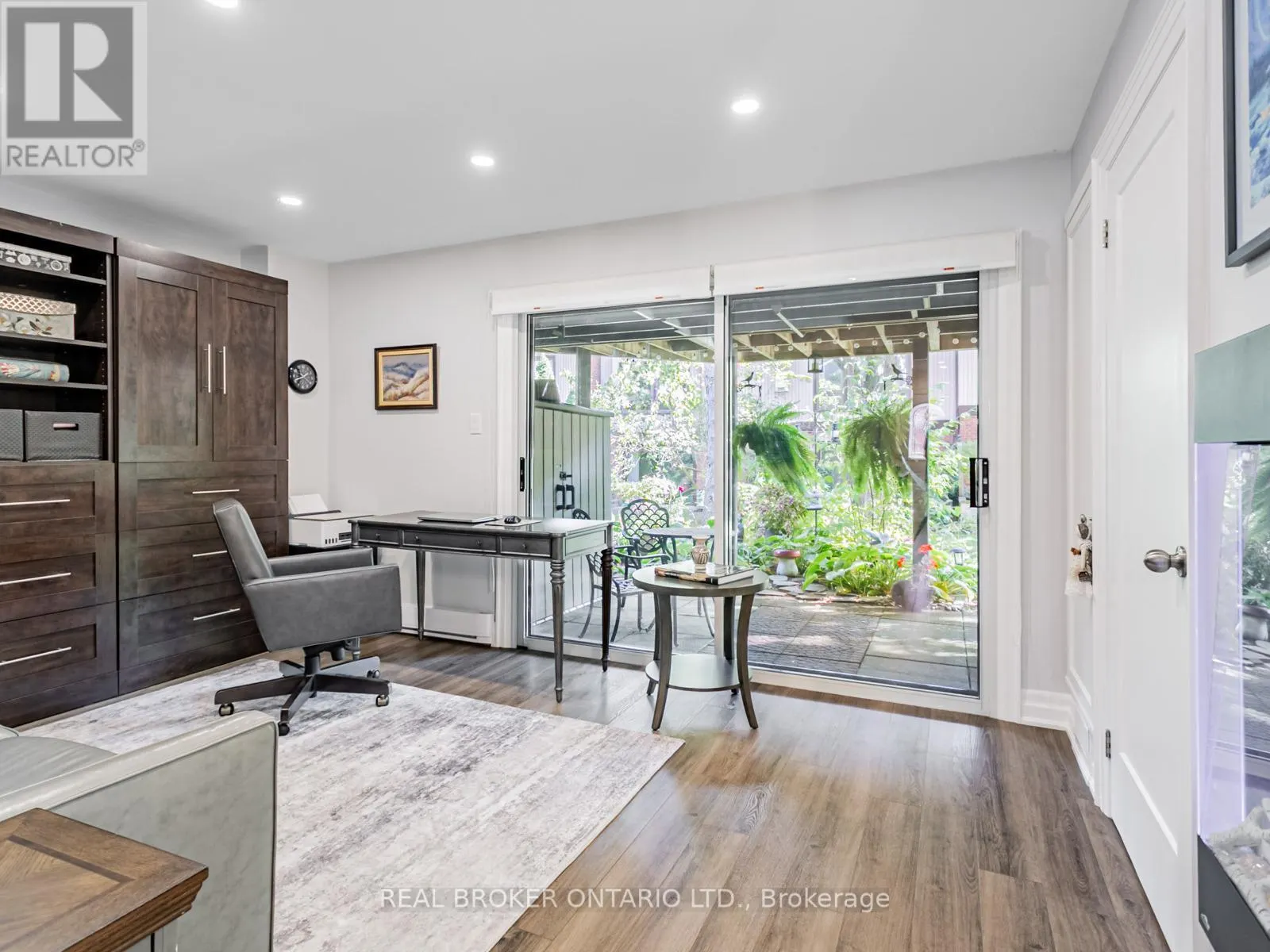 27 - 1060 WALDEN CIRCLE