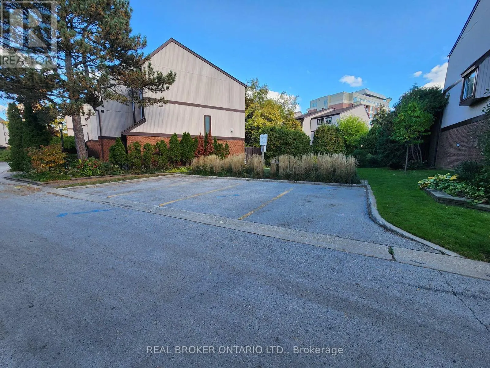 27 - 1060 WALDEN CIRCLE