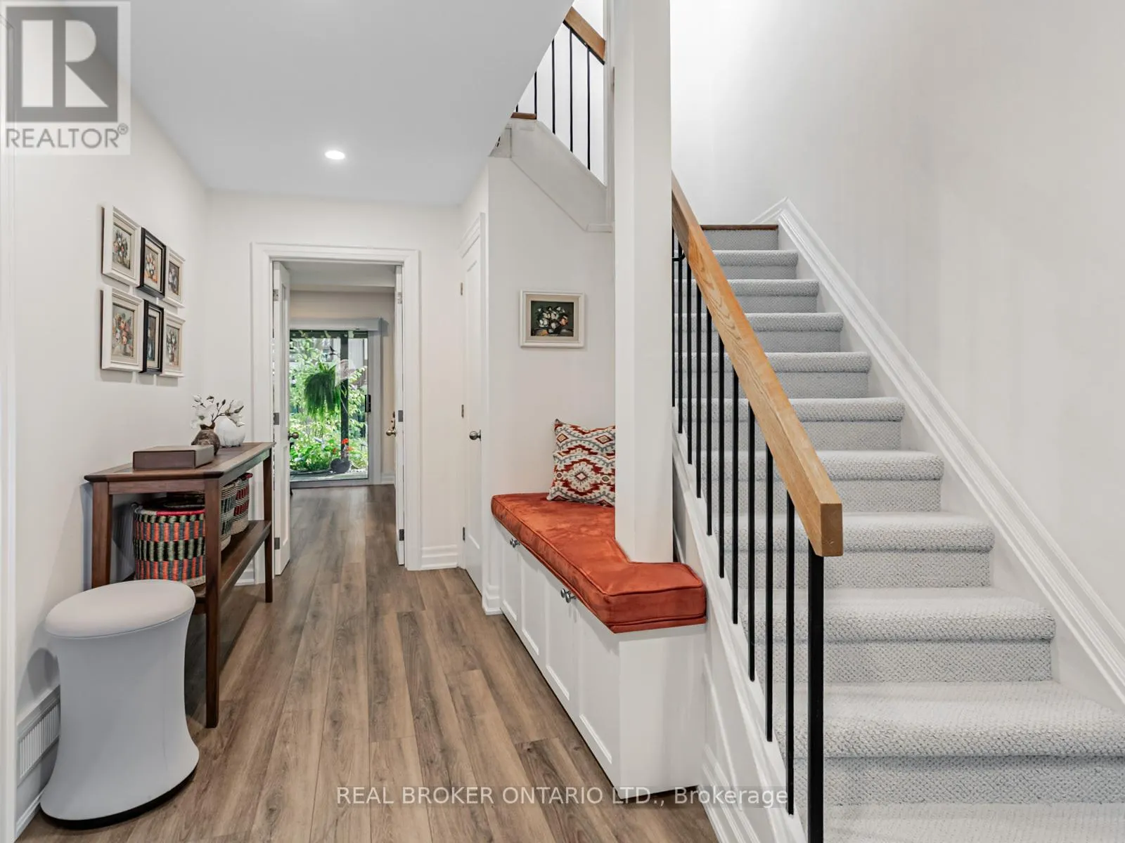 27 - 1060 WALDEN CIRCLE