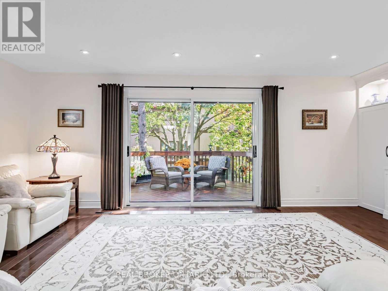 27 - 1060 WALDEN CIRCLE