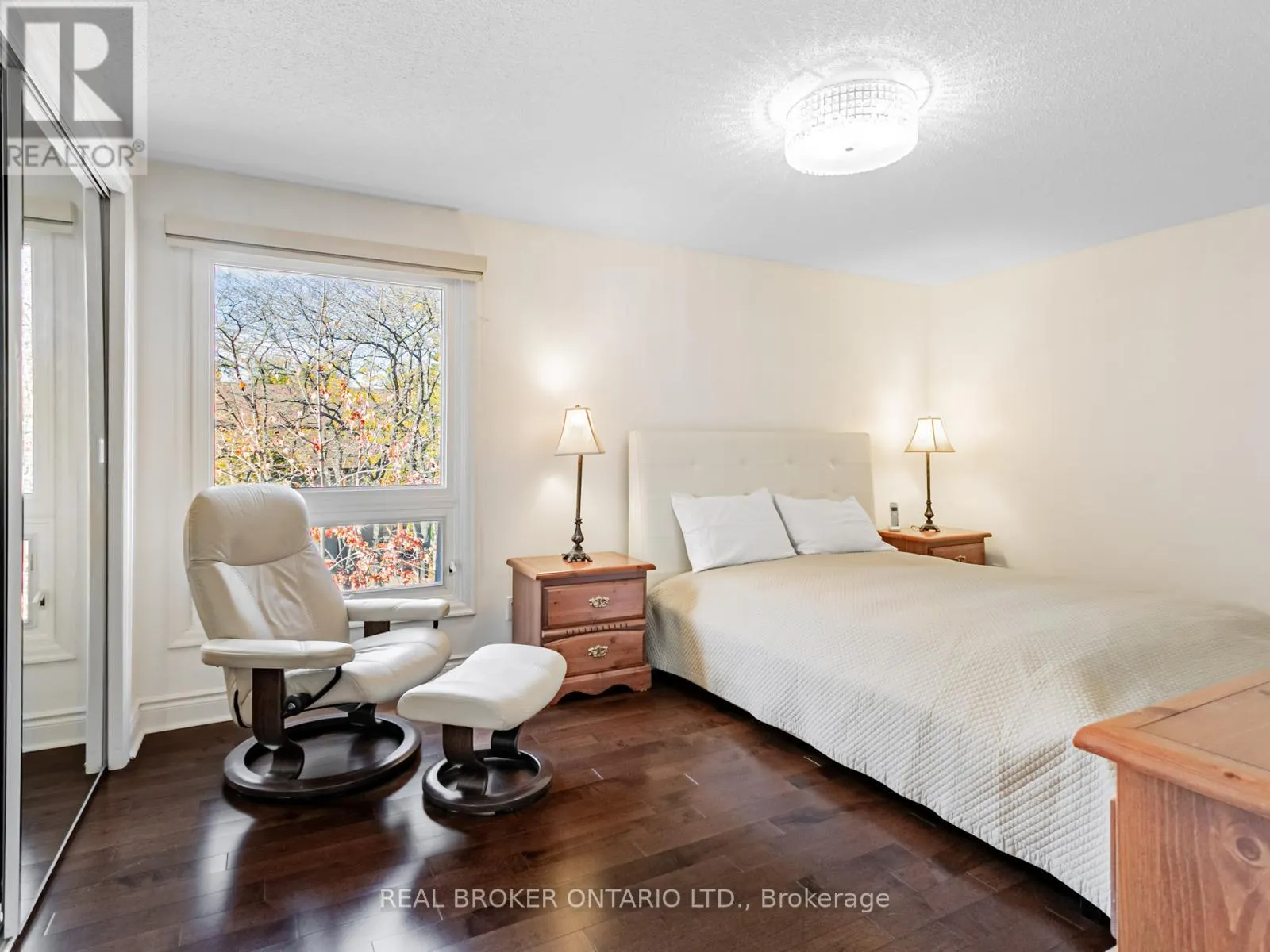 27 - 1060 WALDEN CIRCLE
