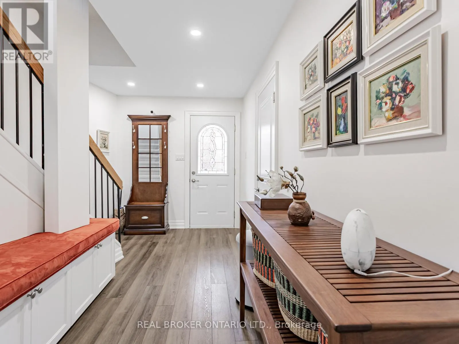 27 - 1060 WALDEN CIRCLE