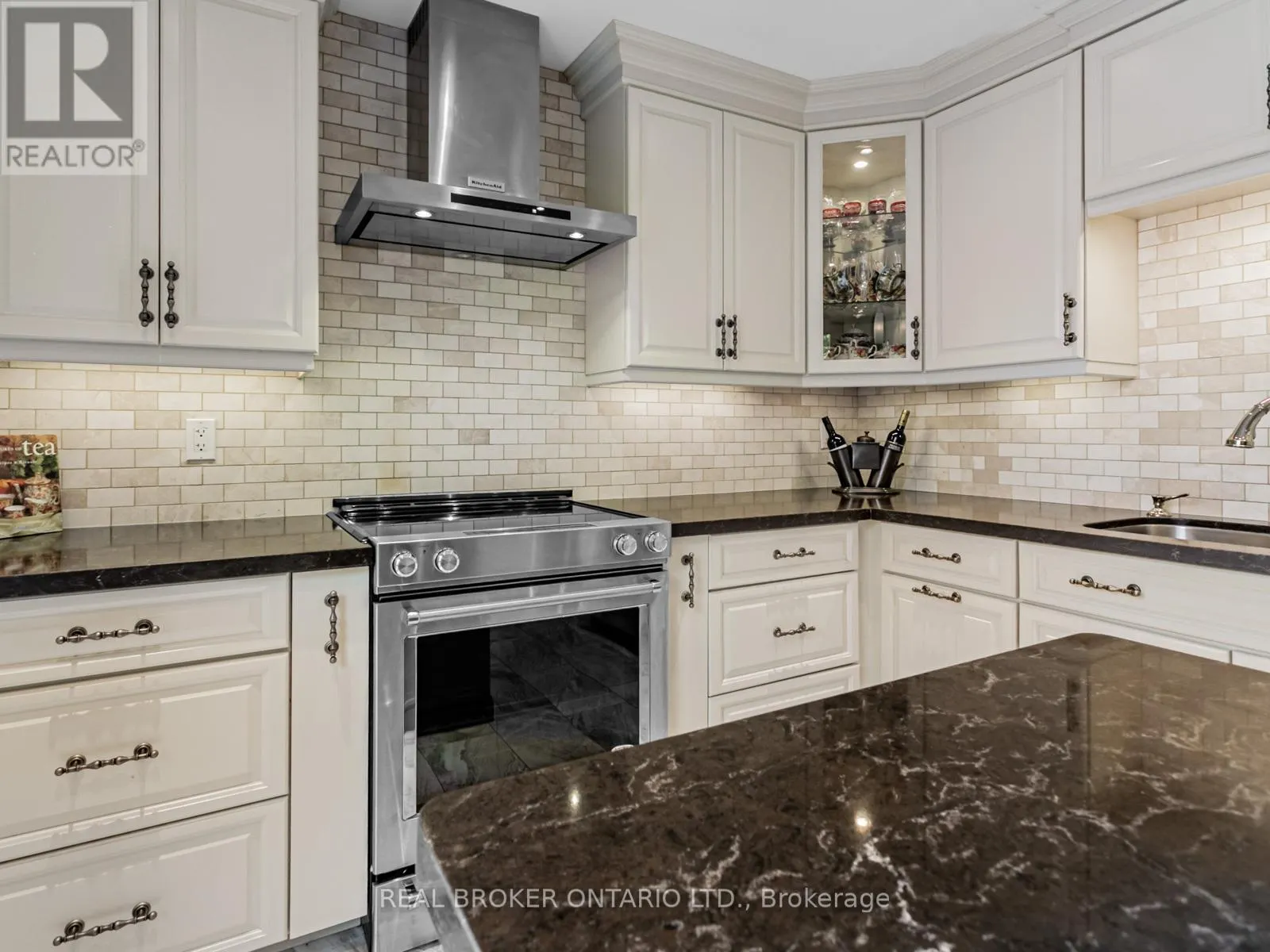 27 - 1060 WALDEN CIRCLE
