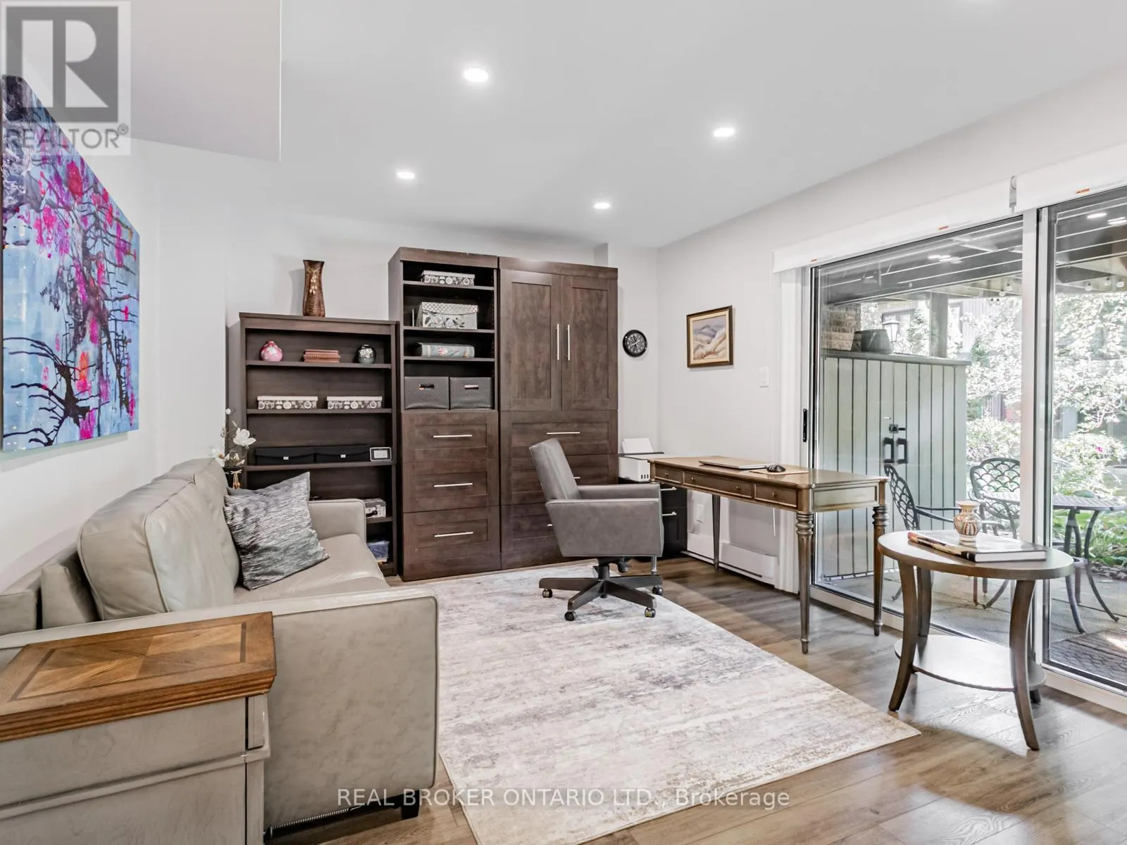 27 - 1060 WALDEN CIRCLE