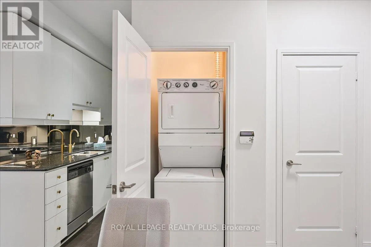 1008 - 60 ABSOLUTE AVENUE