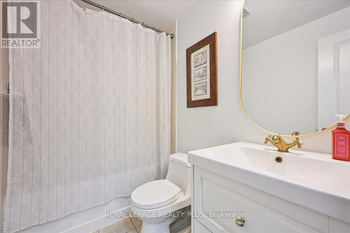 1008 - 60 ABSOLUTE AVENUE