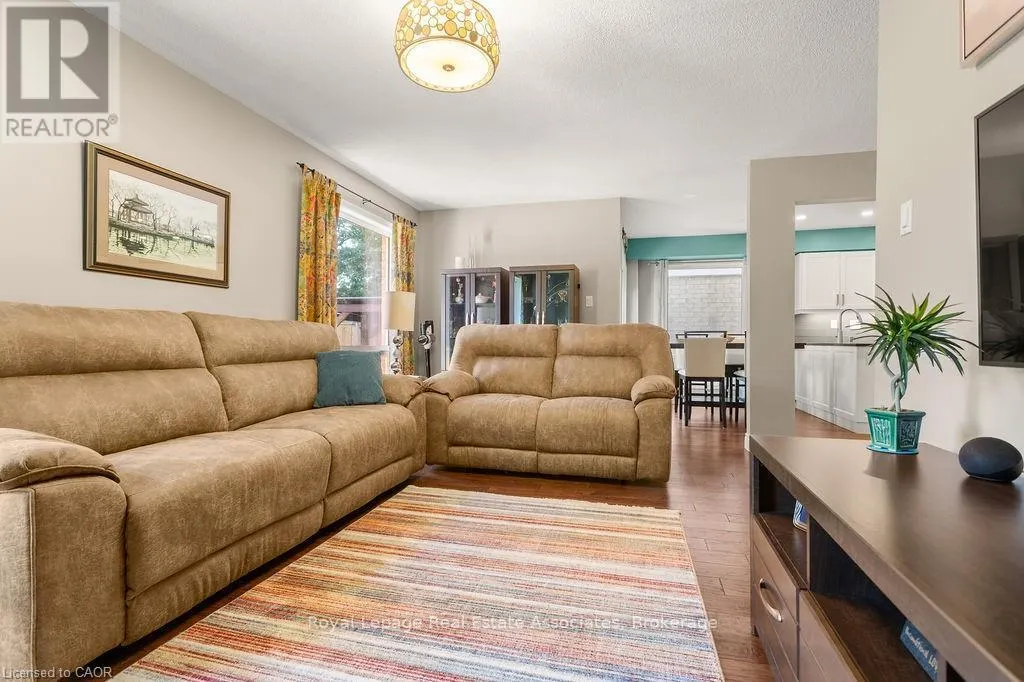 2221 BLUEGRASS LANE