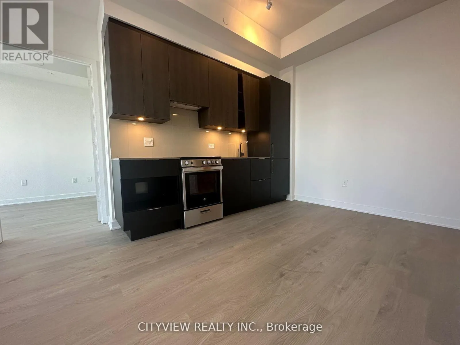5810 - 3900 CONFEDERATIN PARKWAY